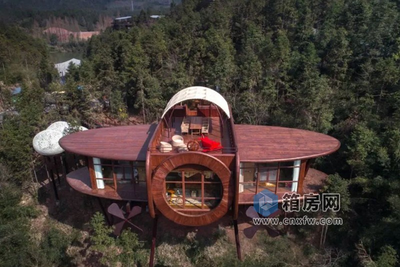 旋梯樹(shù)屋